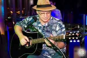 Country Style Live Music at Eon Heli Bar